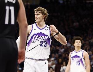 马尔卡宁赛季前三场场均34.7分8篮板 真实命中率67% 正负值+49