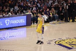 连续缺席三场比赛！东契奇：打森林狼第二节被撞导致小腿挫伤